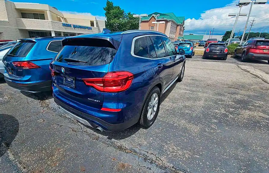 car-image