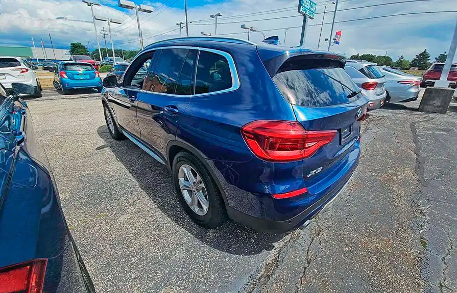 car-image